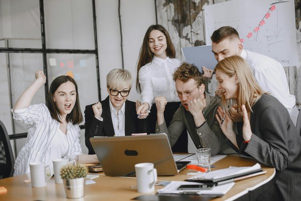 Le Rôle Pivotal du CRM dans la Fidélisation Client : Stratégies et Avantages