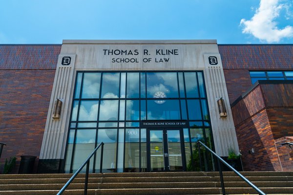 L'école de droit de réféSe spécialiser en droit après un bac+3 : le rôle clé des écoles de droitrence pour des carrières réussies